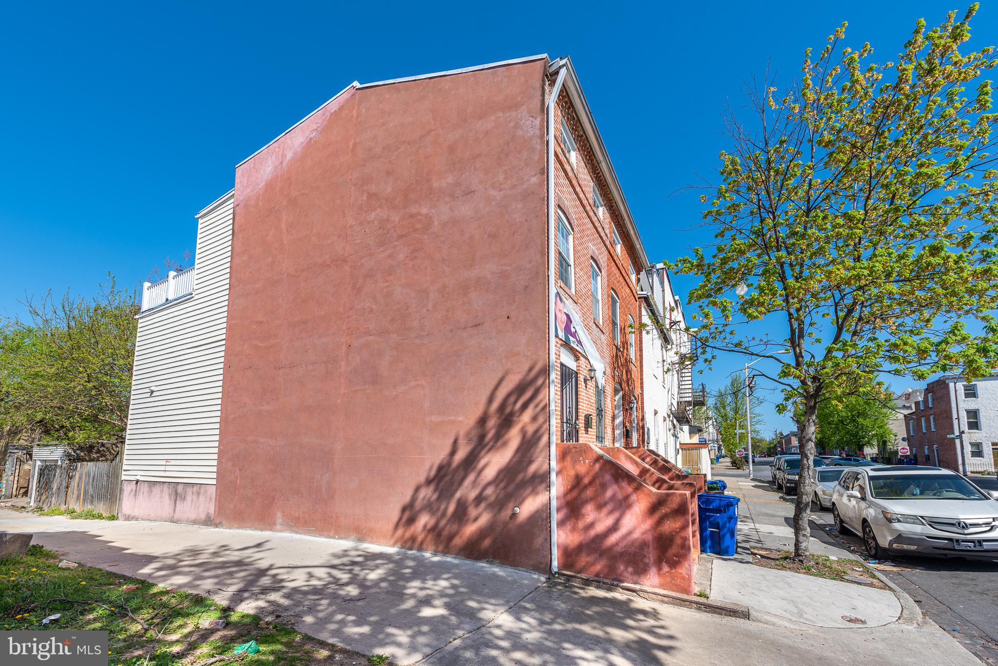 HOLLINS MARKET - Residential