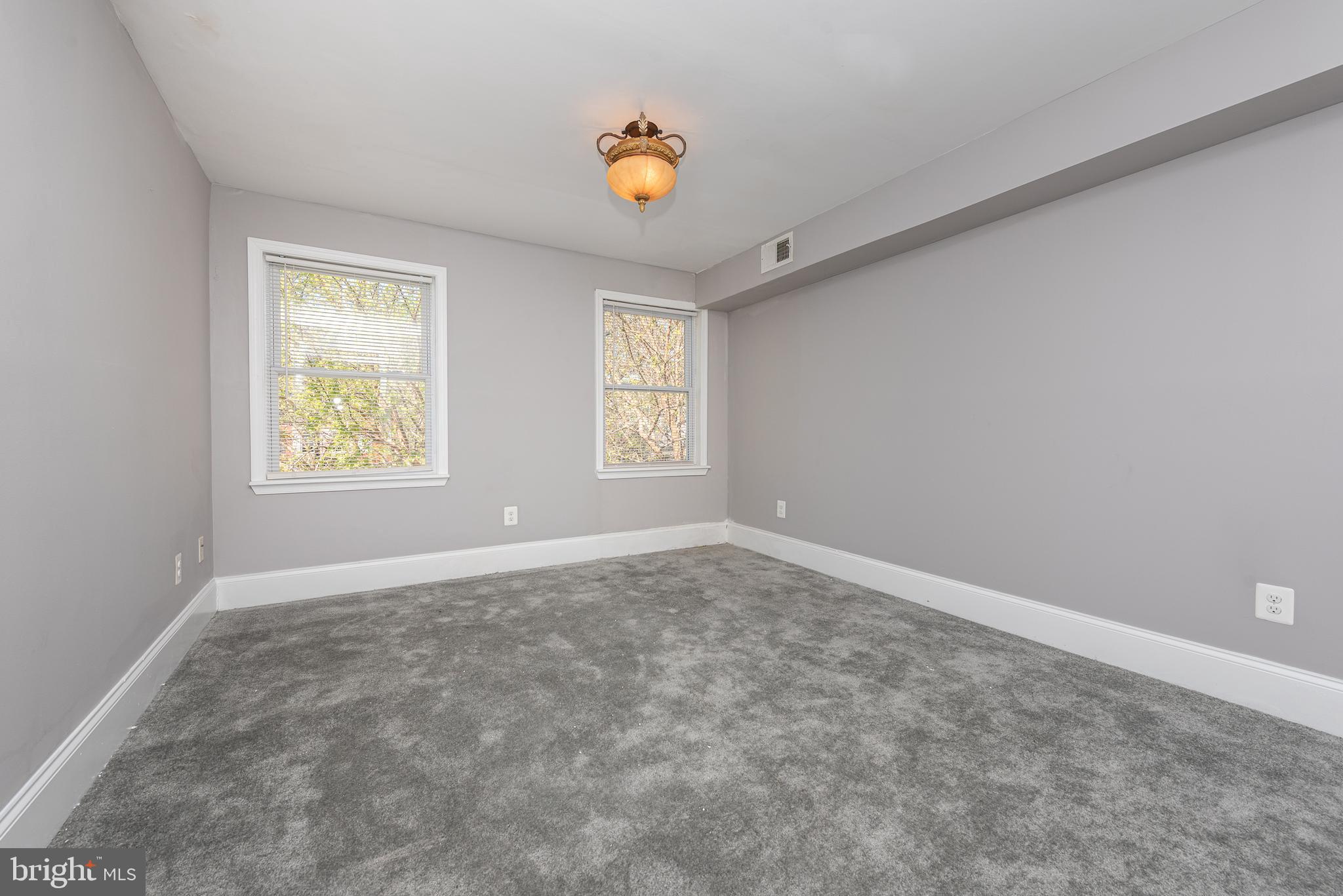 HOLLINS MARKET - Residential