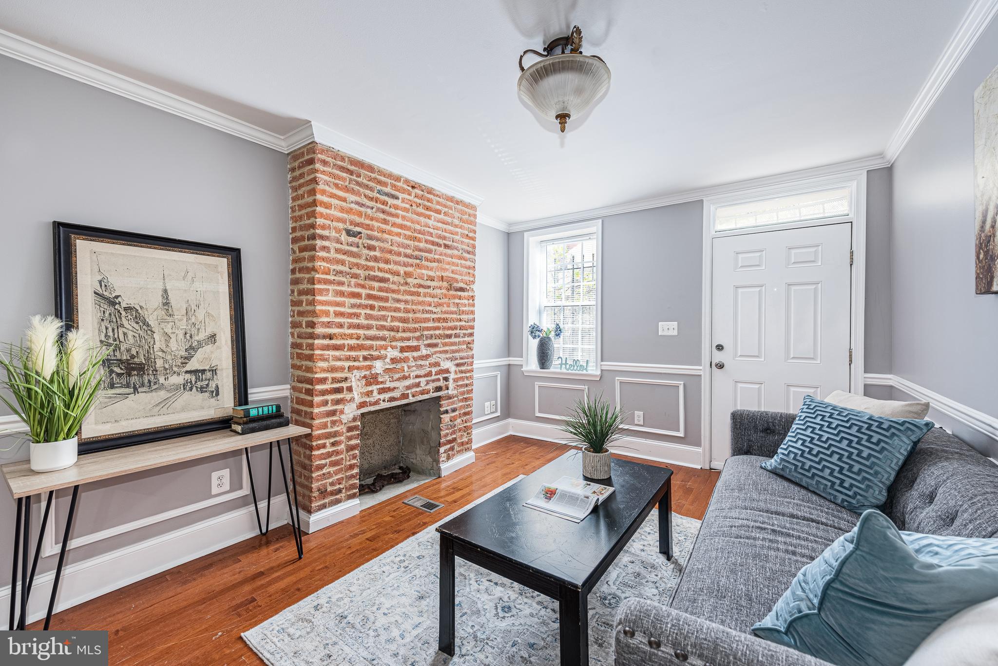 HOLLINS MARKET - Residential