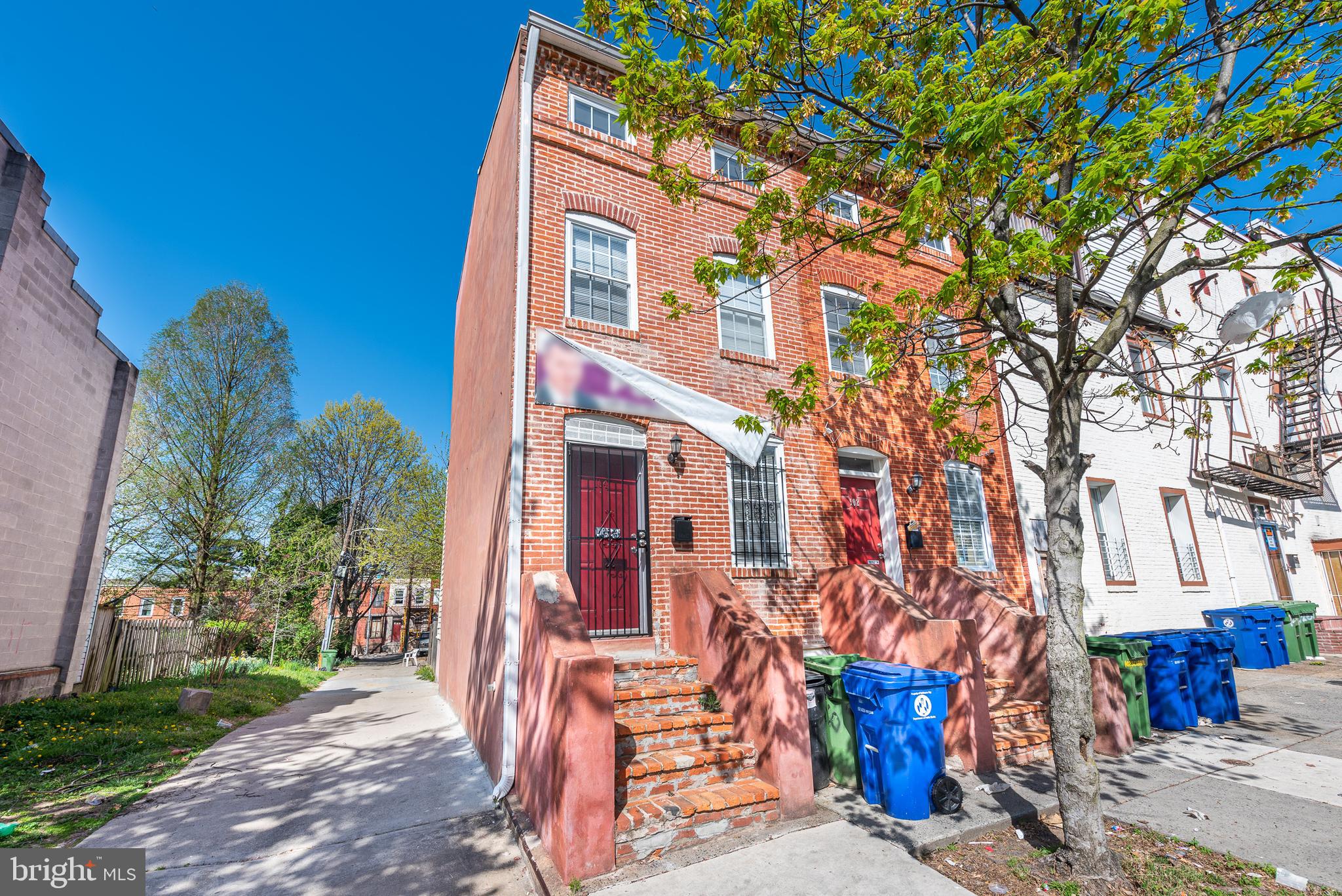 HOLLINS MARKET - Residential