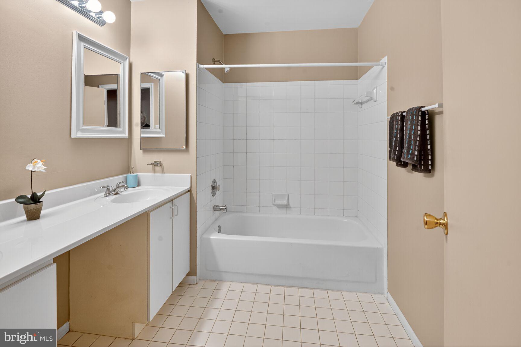 WORTHINGTON GLEN - Residential