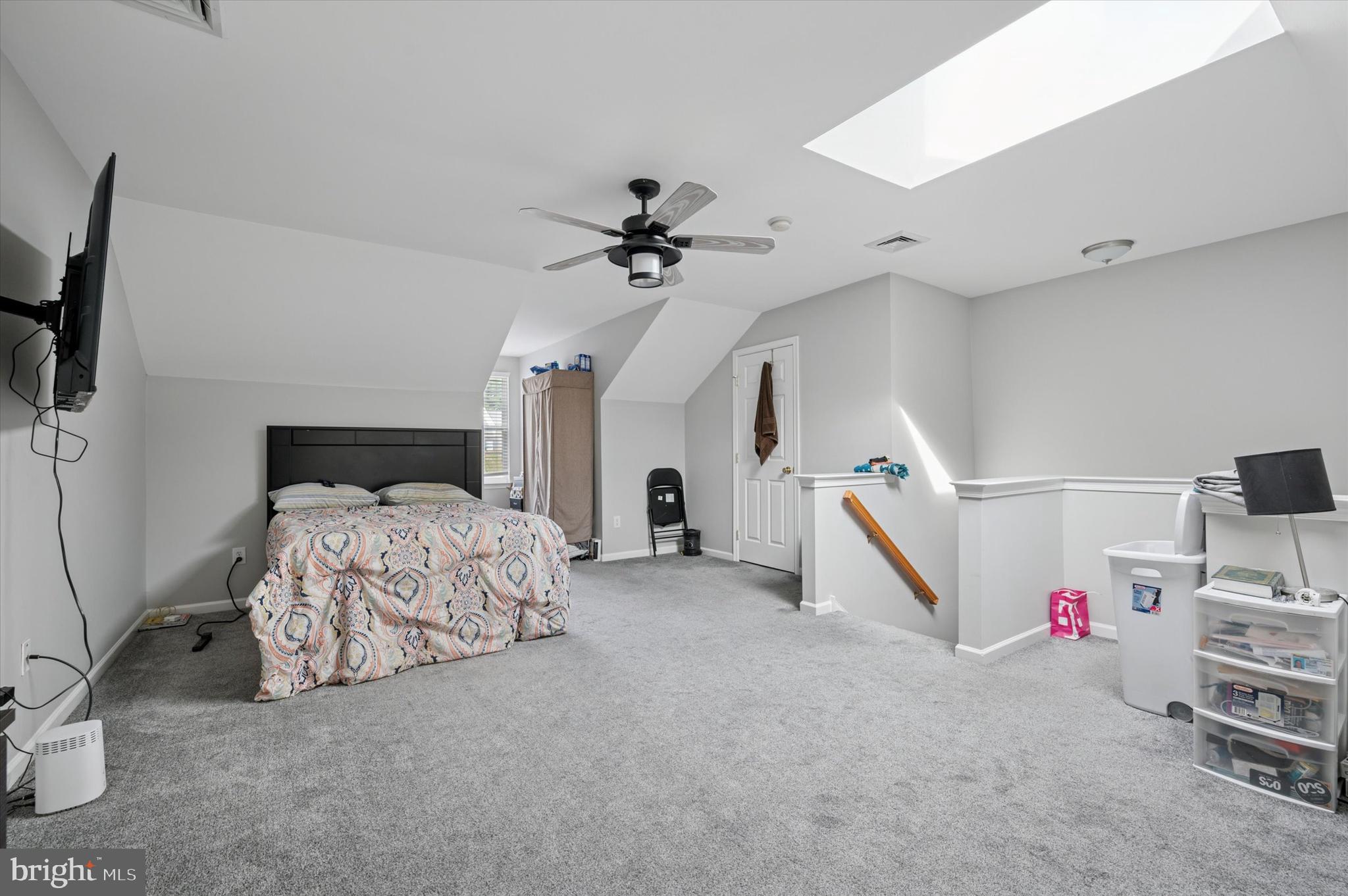 FREEDLEY SQUARE - Residential