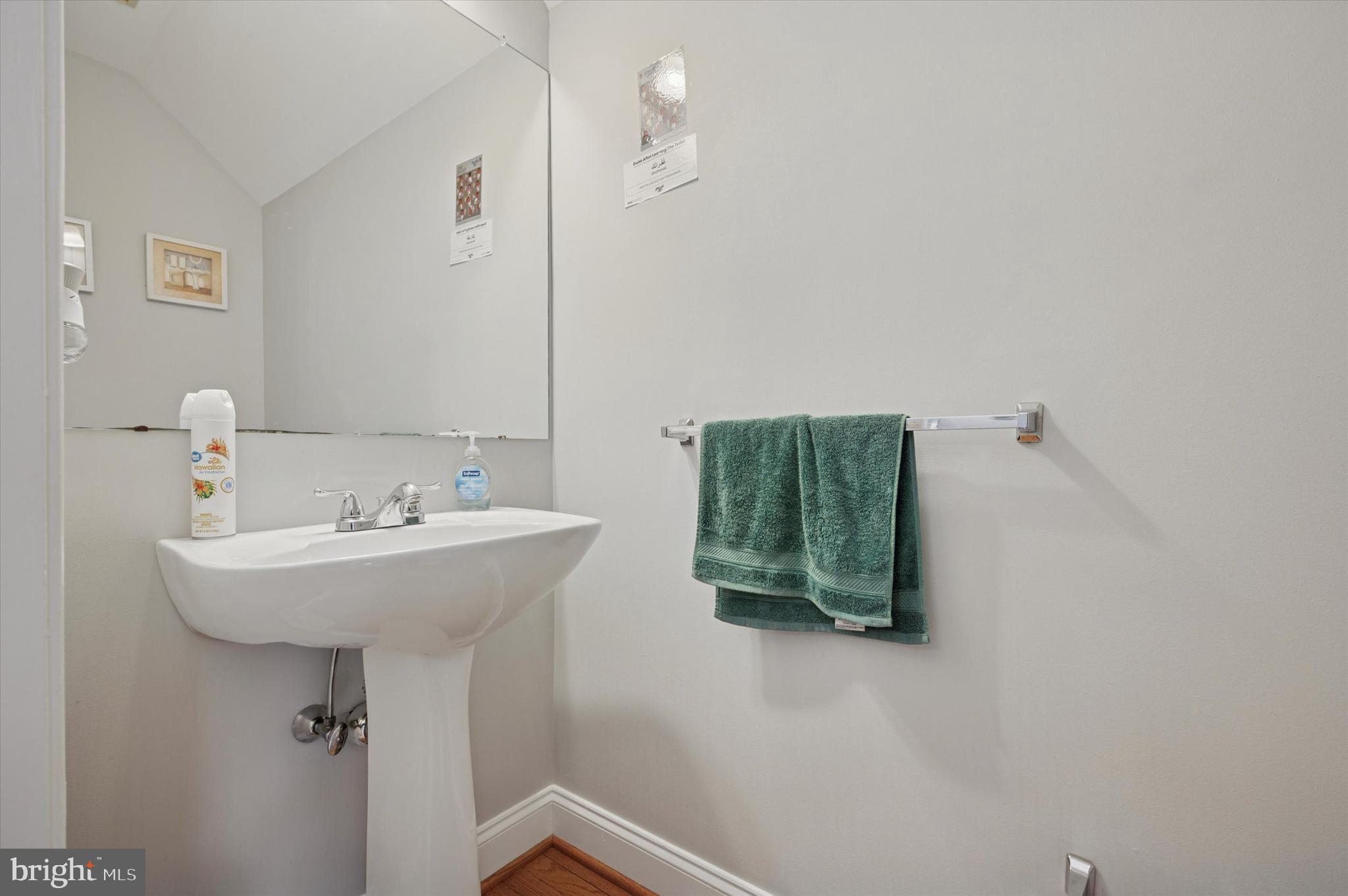 FREEDLEY SQUARE - Residential