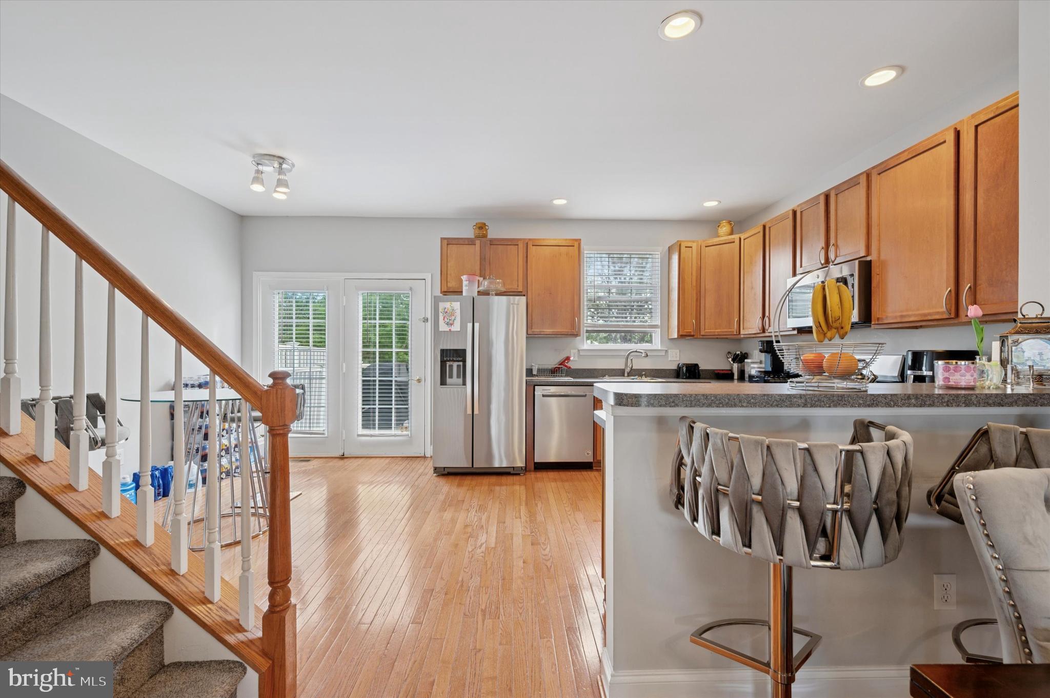 FREEDLEY SQUARE - Residential