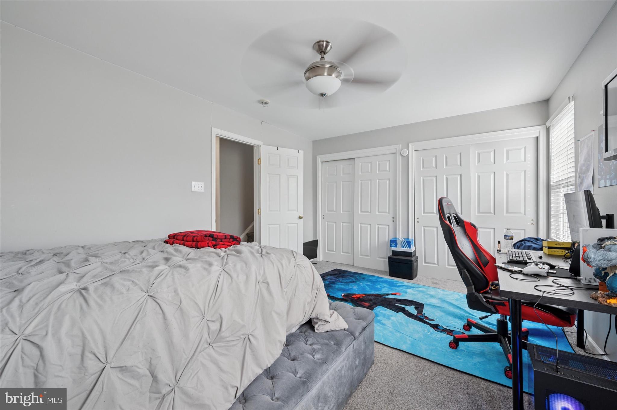 FREEDLEY SQUARE - Residential