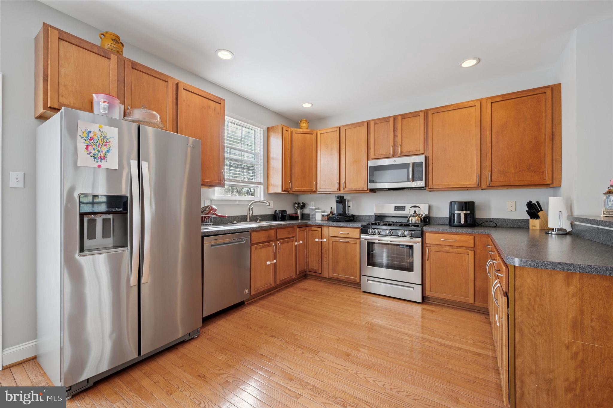 FREEDLEY SQUARE - Residential