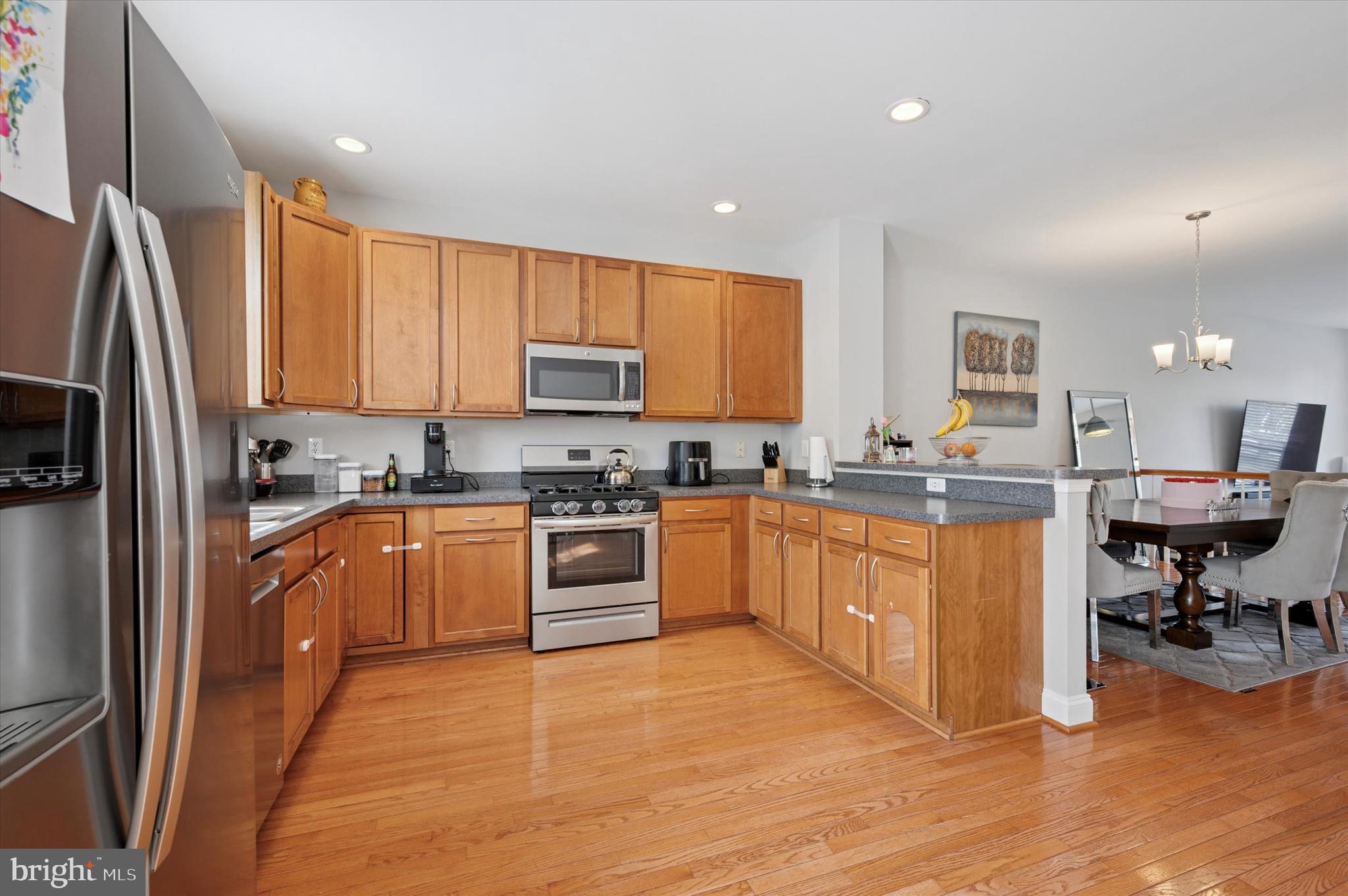 FREEDLEY SQUARE - Residential