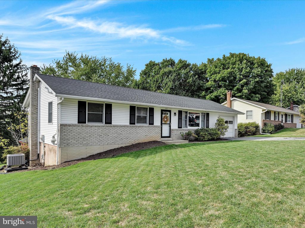 Photo of 326 Primrose LANE, Mountville, PA 17554 (MLS # PALA2041318)