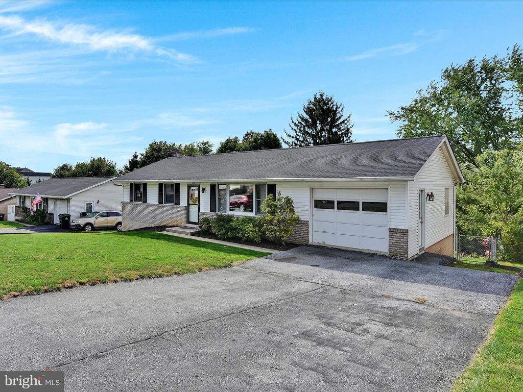 Photo of 326 Primrose LANE, Mountville, PA 17554 (MLS # PALA2041318)