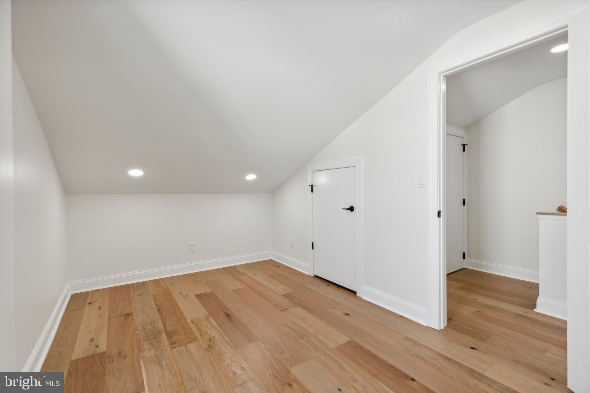 ROXBOROUGH - Residential