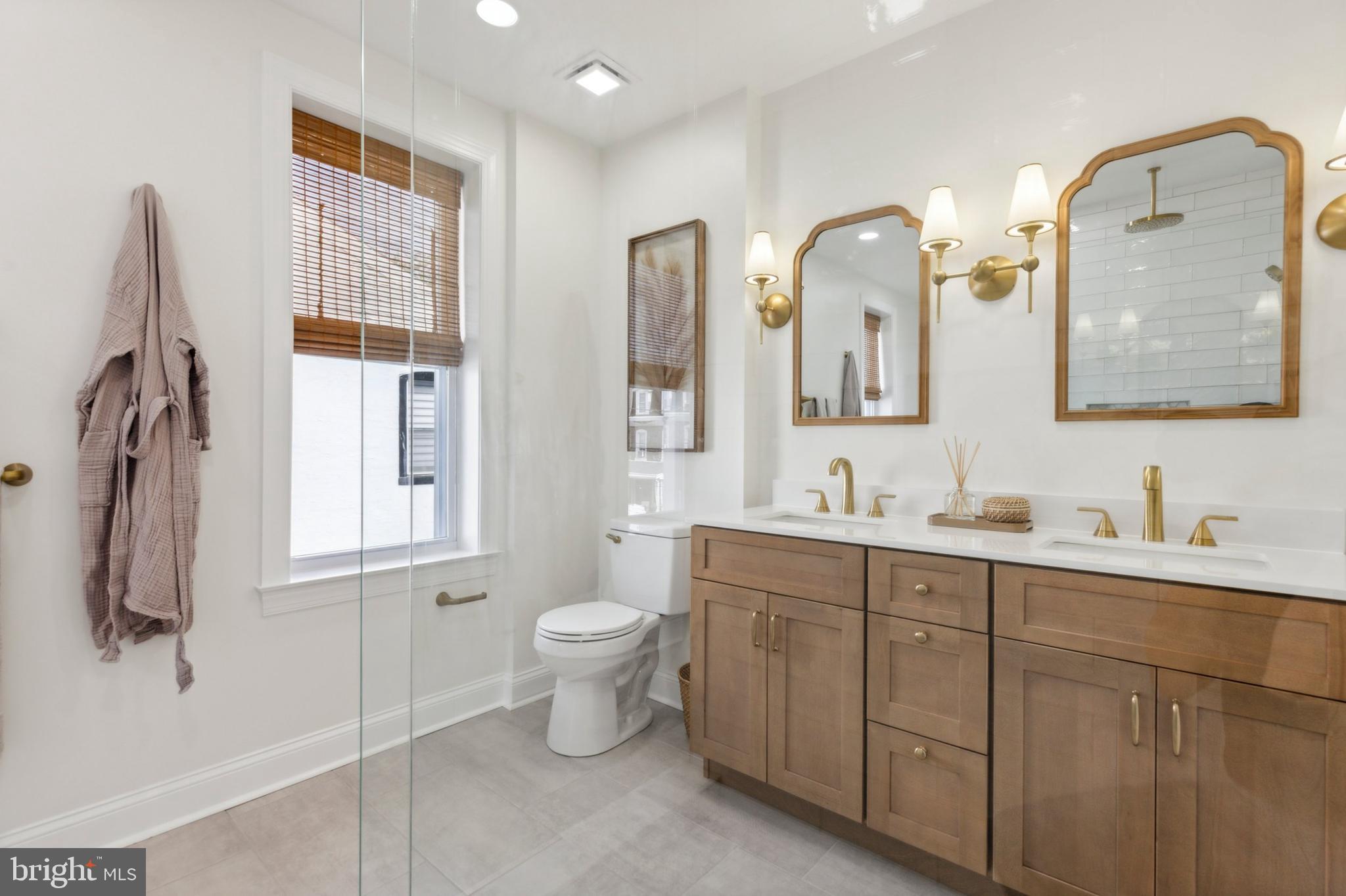 ROXBOROUGH - Residential