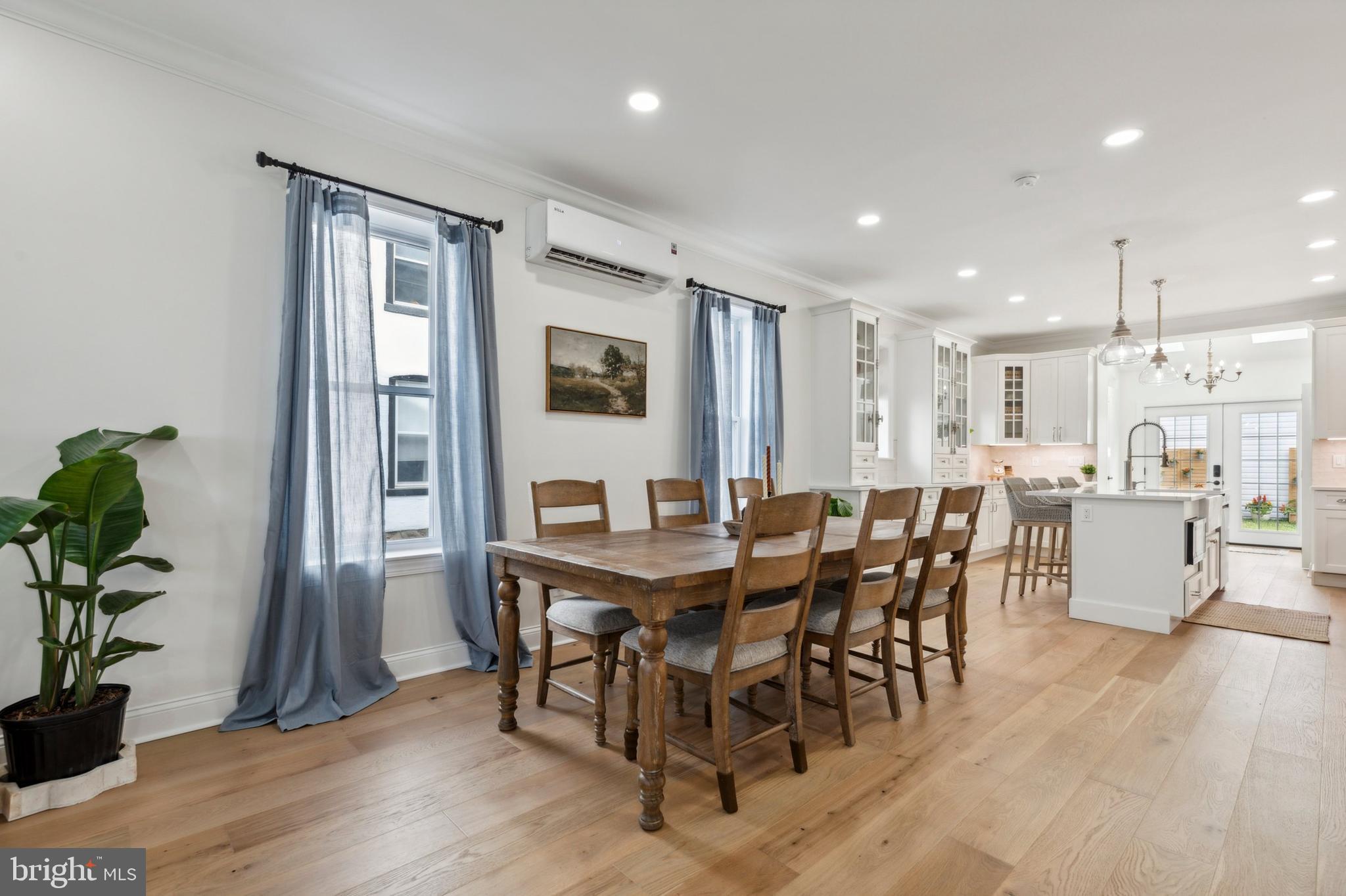 ROXBOROUGH - Residential