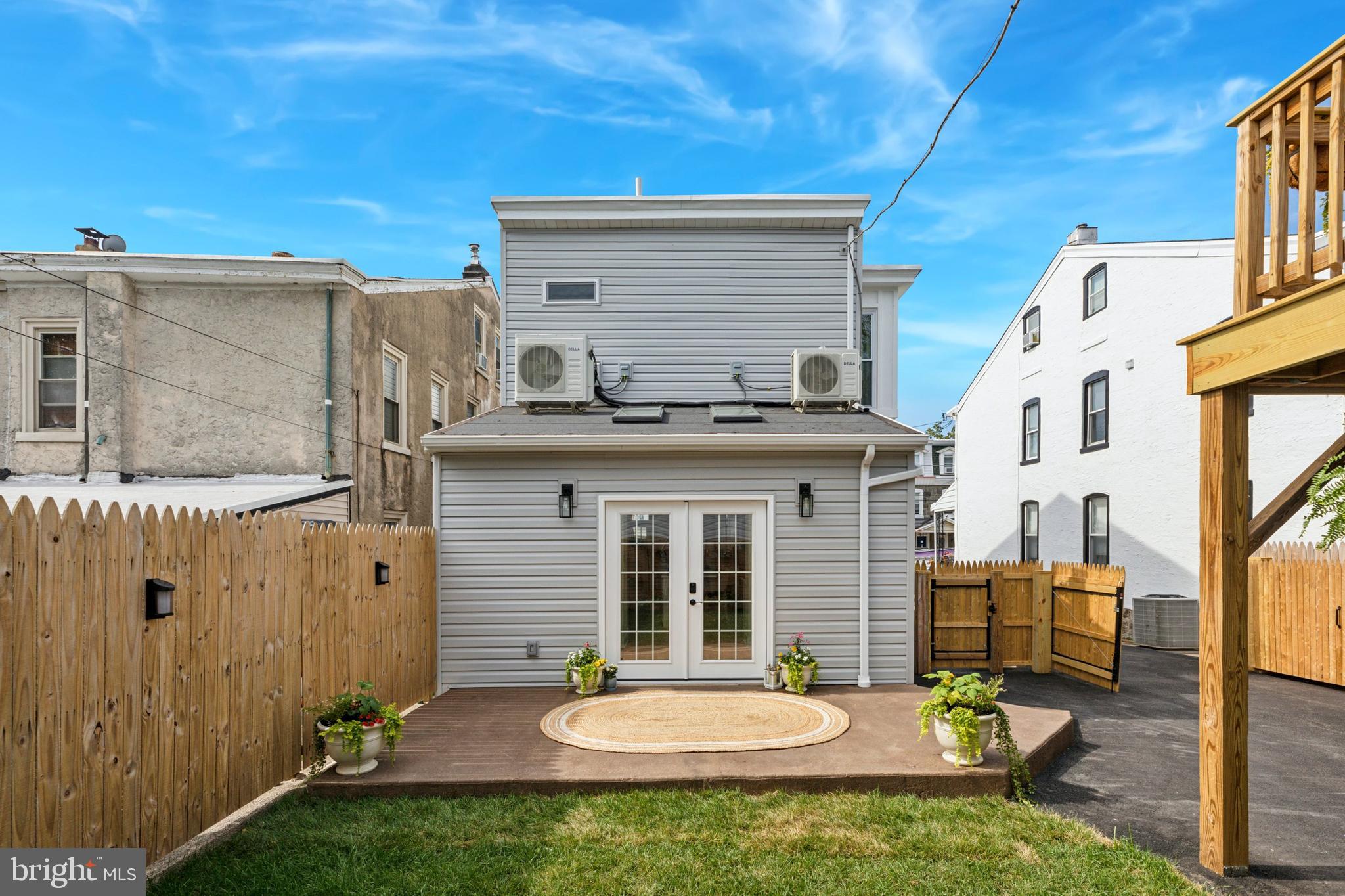 ROXBOROUGH - Residential