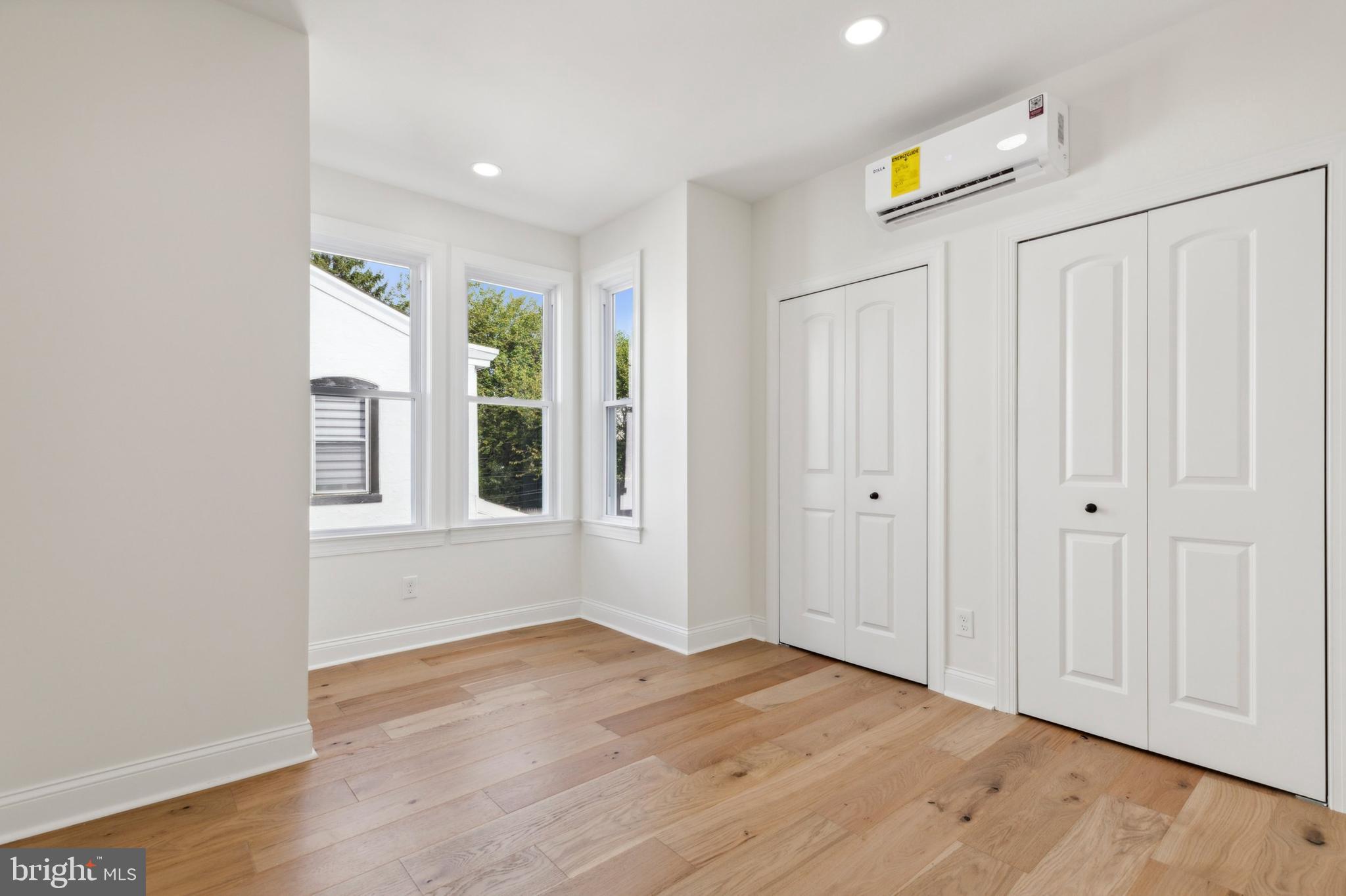 ROXBOROUGH - Residential