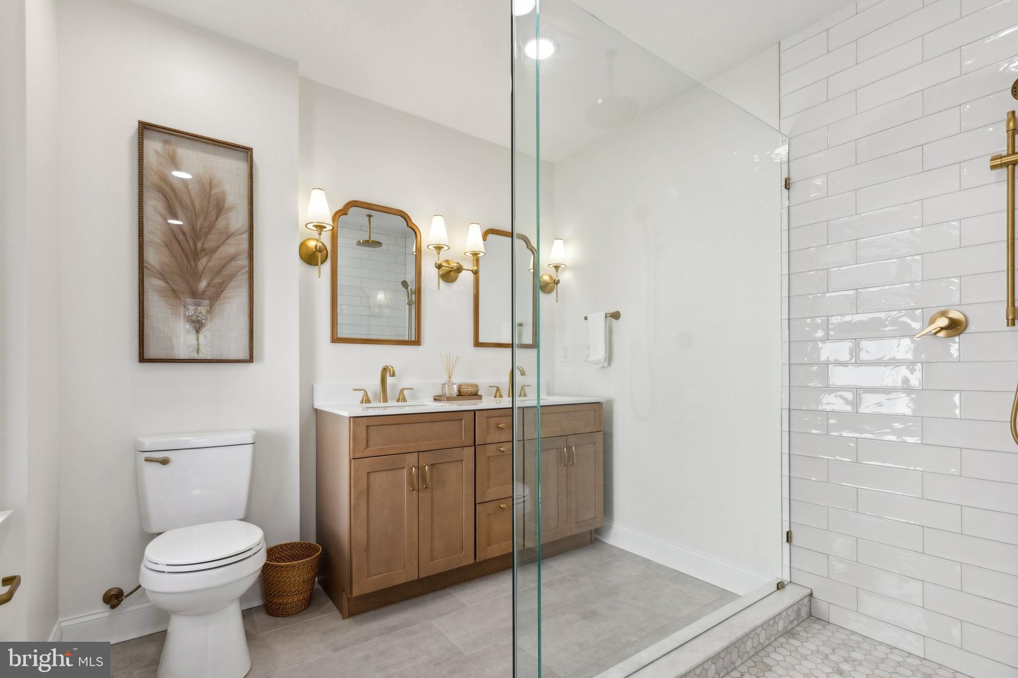 ROXBOROUGH - Residential