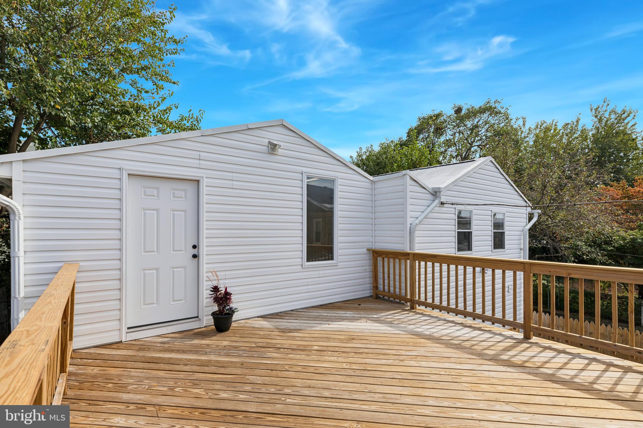 ROXBOROUGH - Residential