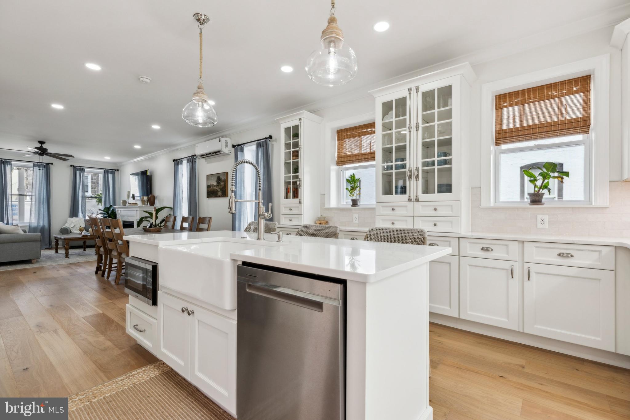 ROXBOROUGH - Residential