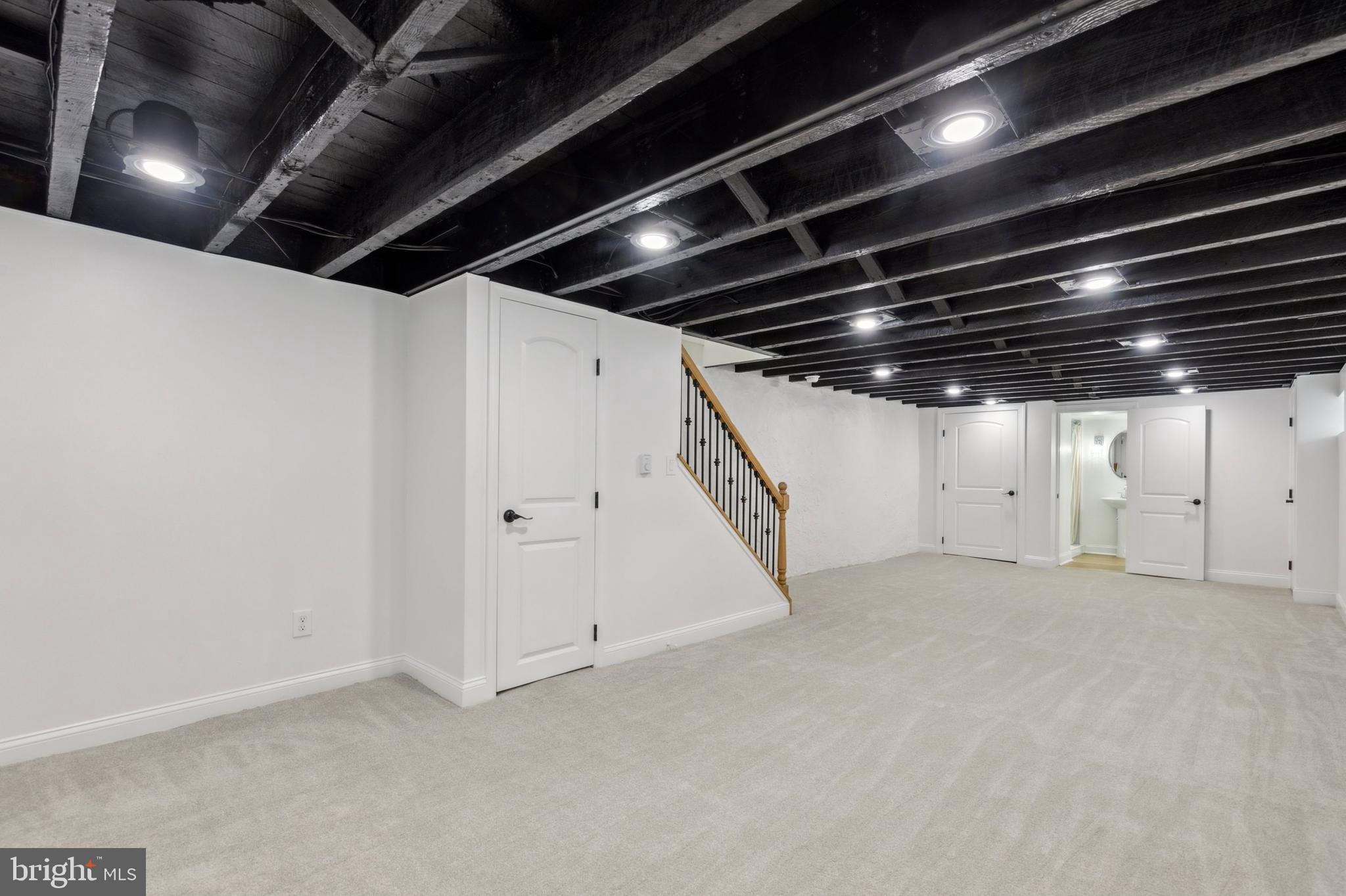 ROXBOROUGH - Residential