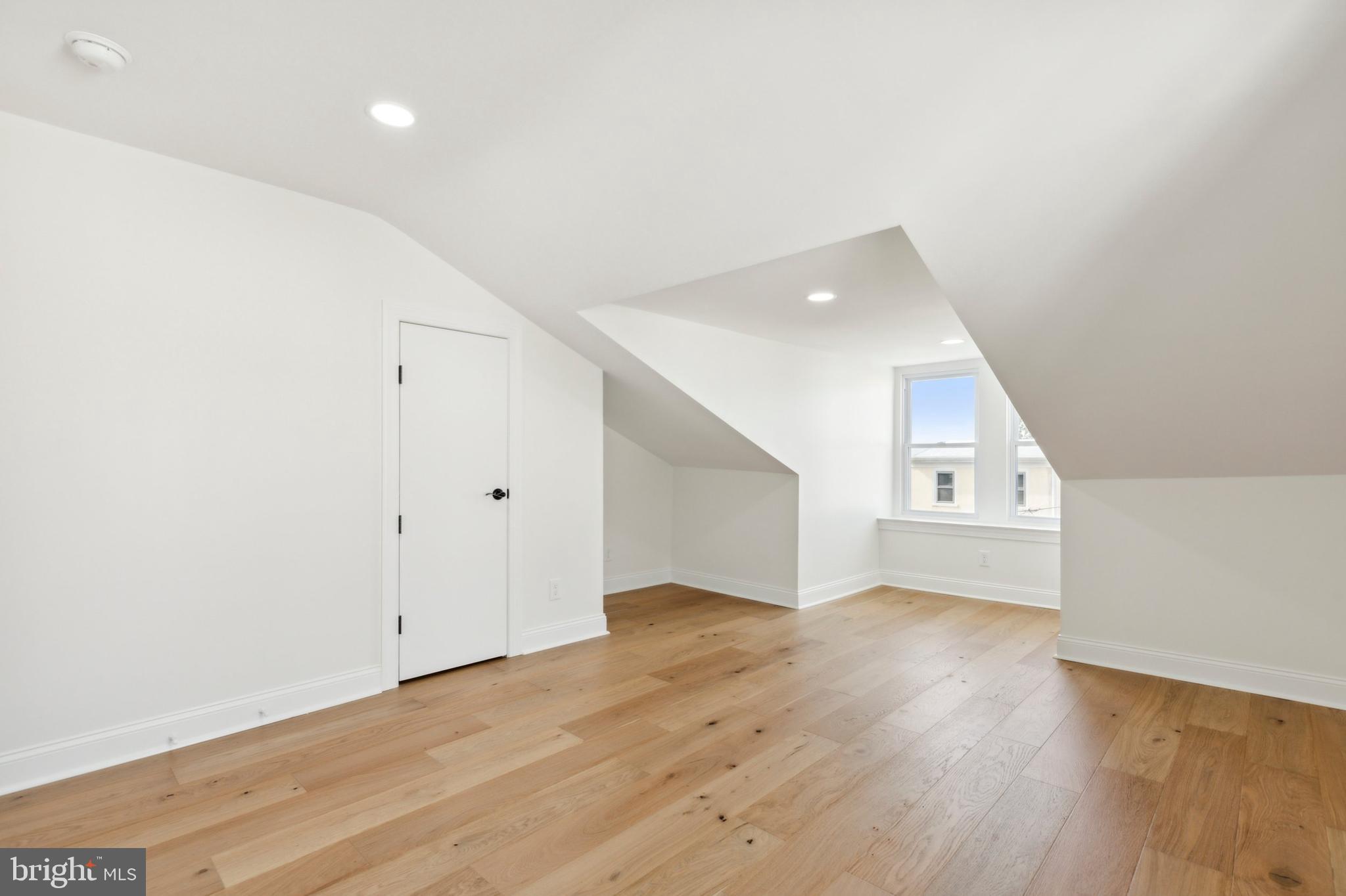 ROXBOROUGH - Residential