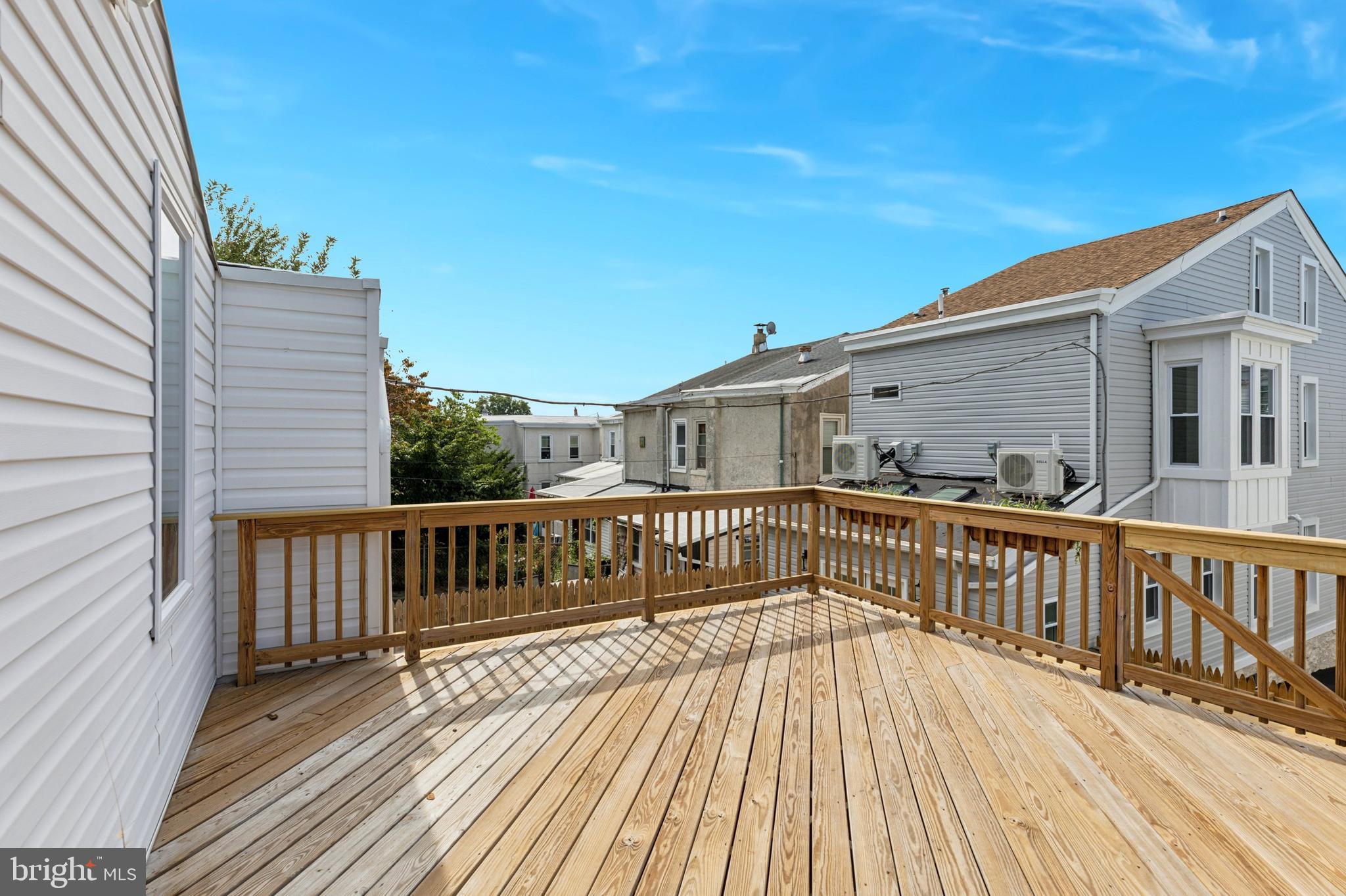 ROXBOROUGH - Residential