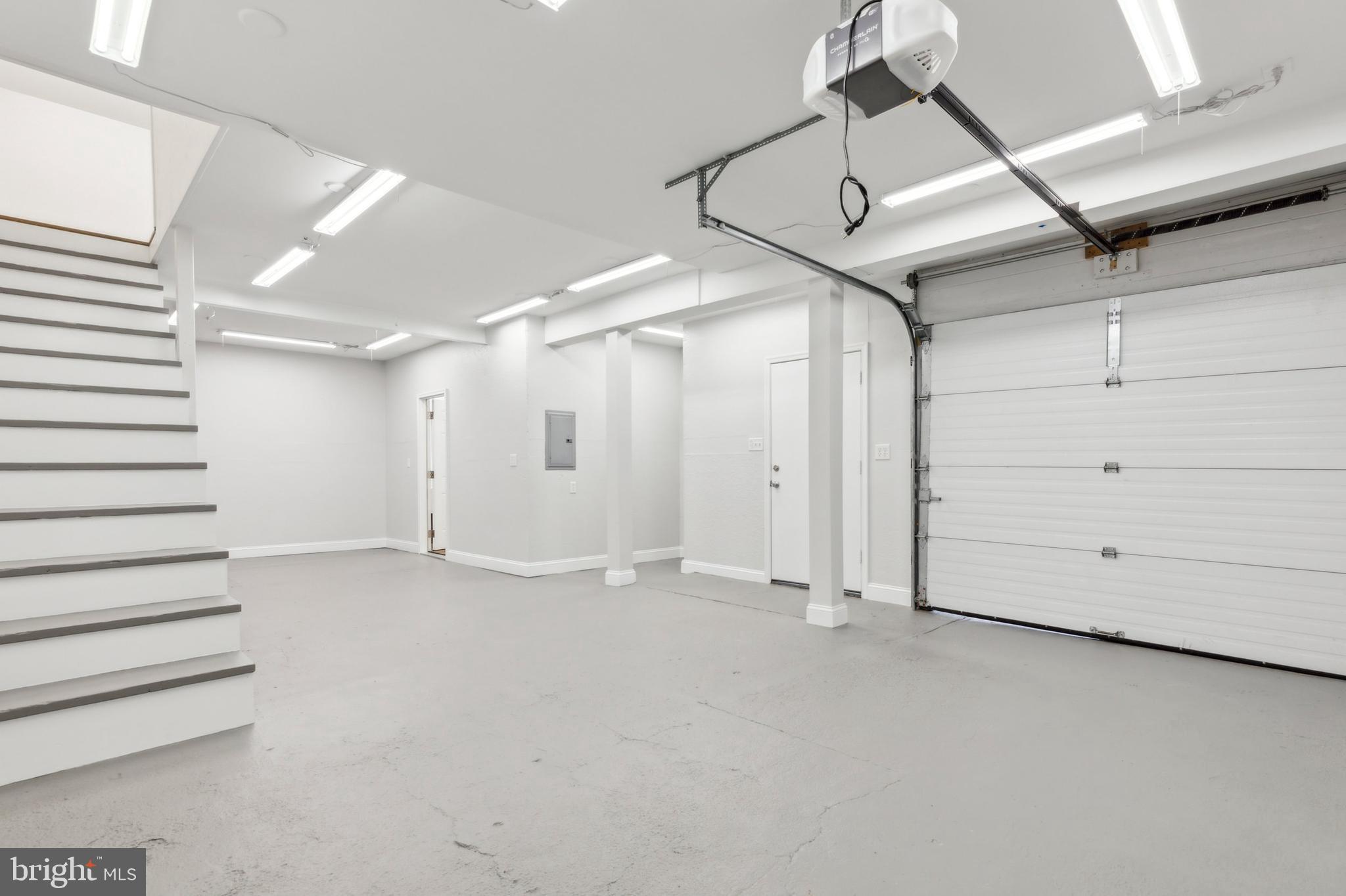 ROXBOROUGH - Residential