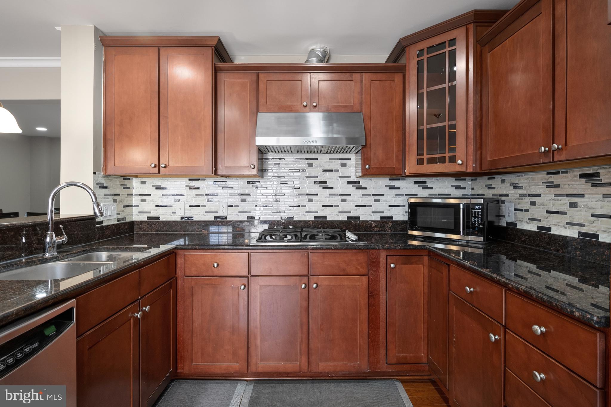 MARKET CENTER CONDOMINIUM - Residential