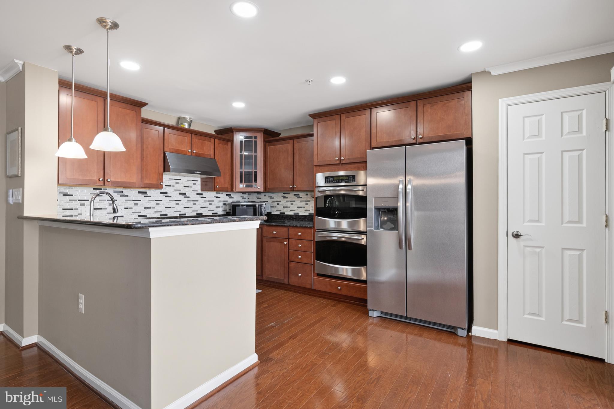 MARKET CENTER CONDOMINIUM - Residential