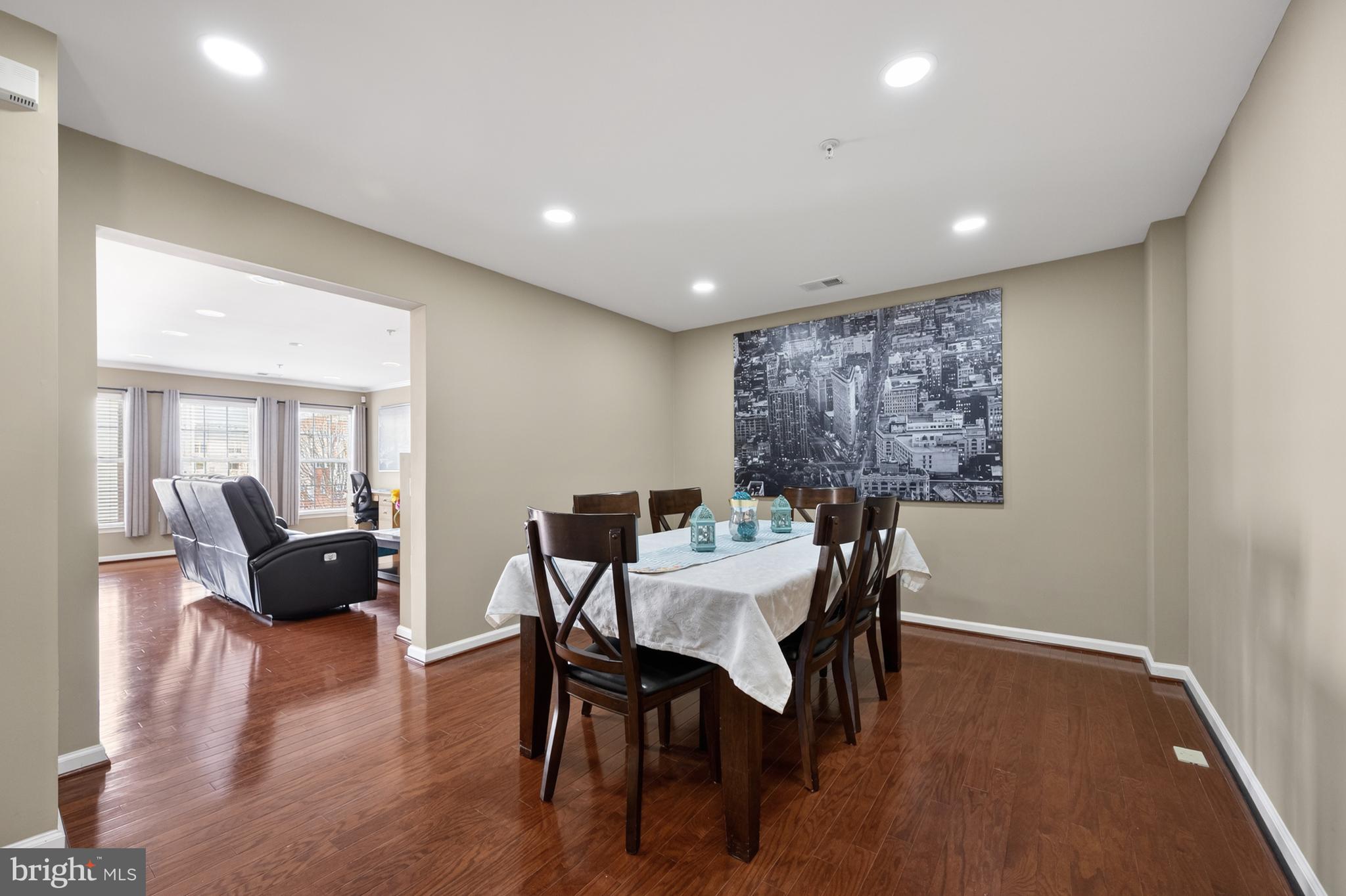 MARKET CENTER CONDOMINIUM - Residential