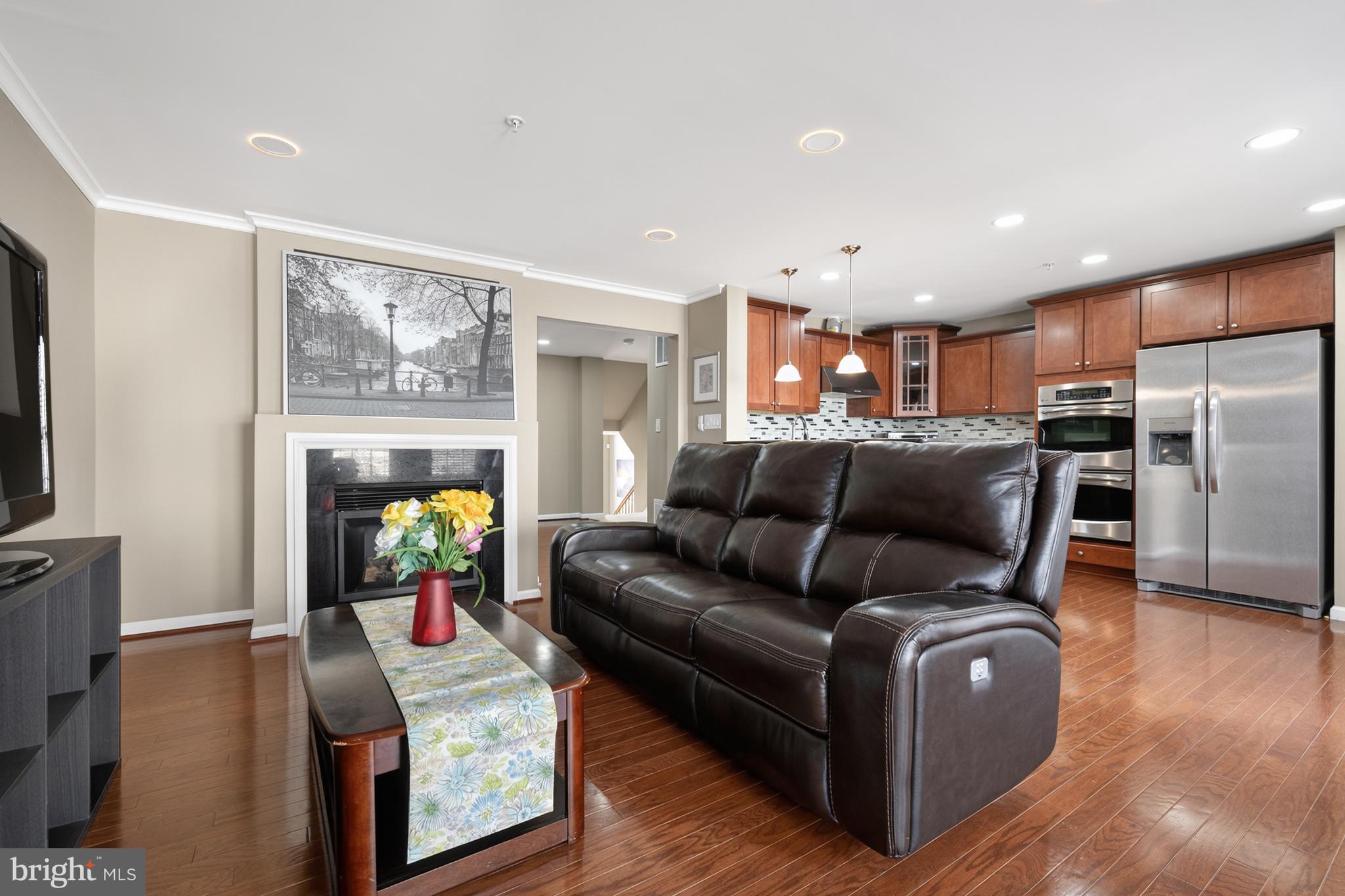 MARKET CENTER CONDOMINIUM - Residential