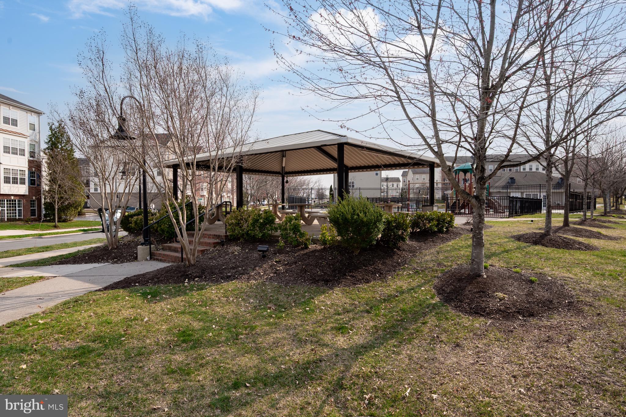 MARKET CENTER CONDOMINIUM - Residential