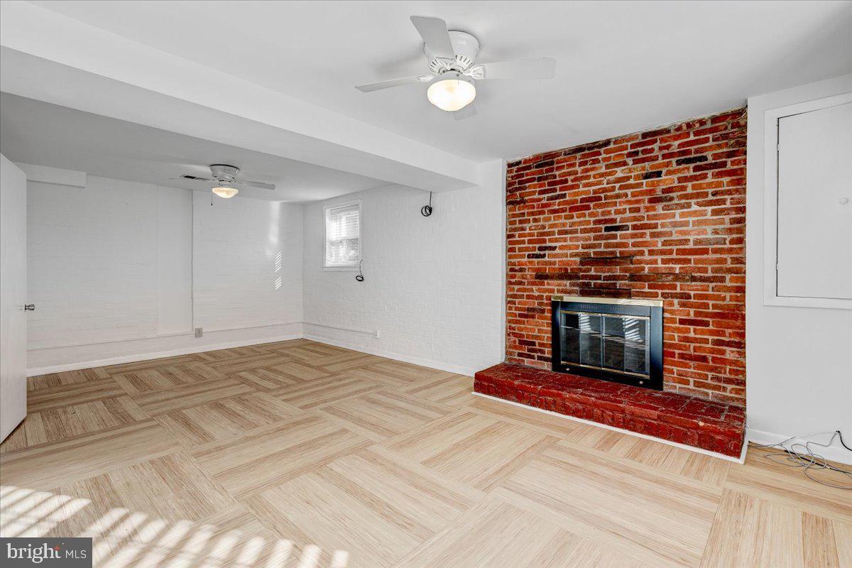 OAKCREST - Residential Lease