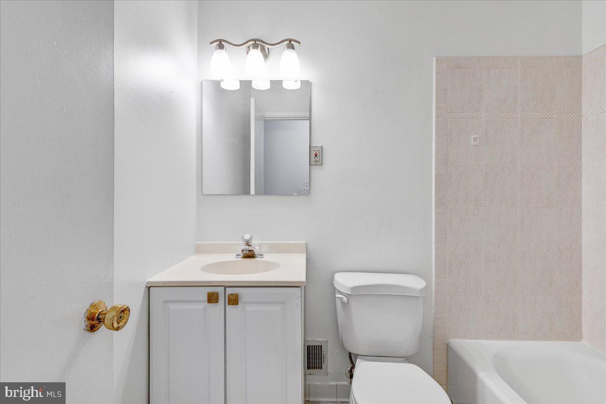 OAKCREST - Residential Lease