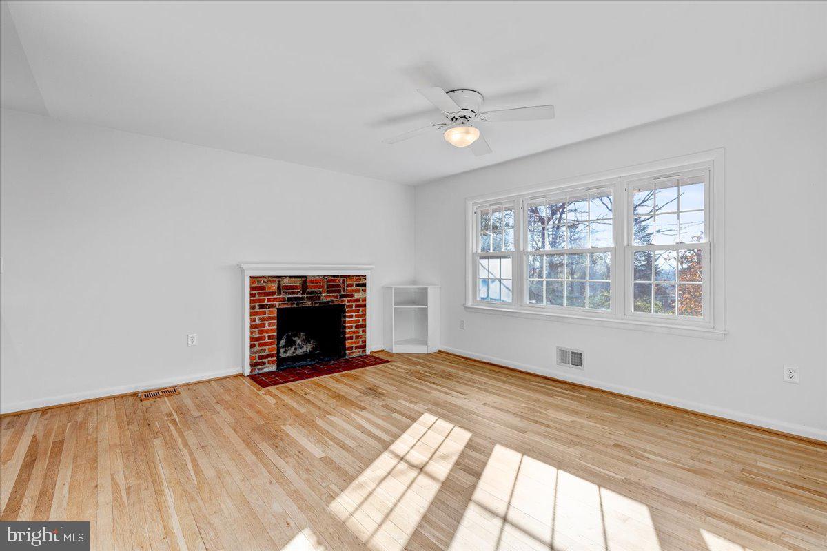 OAKCREST - Residential Lease