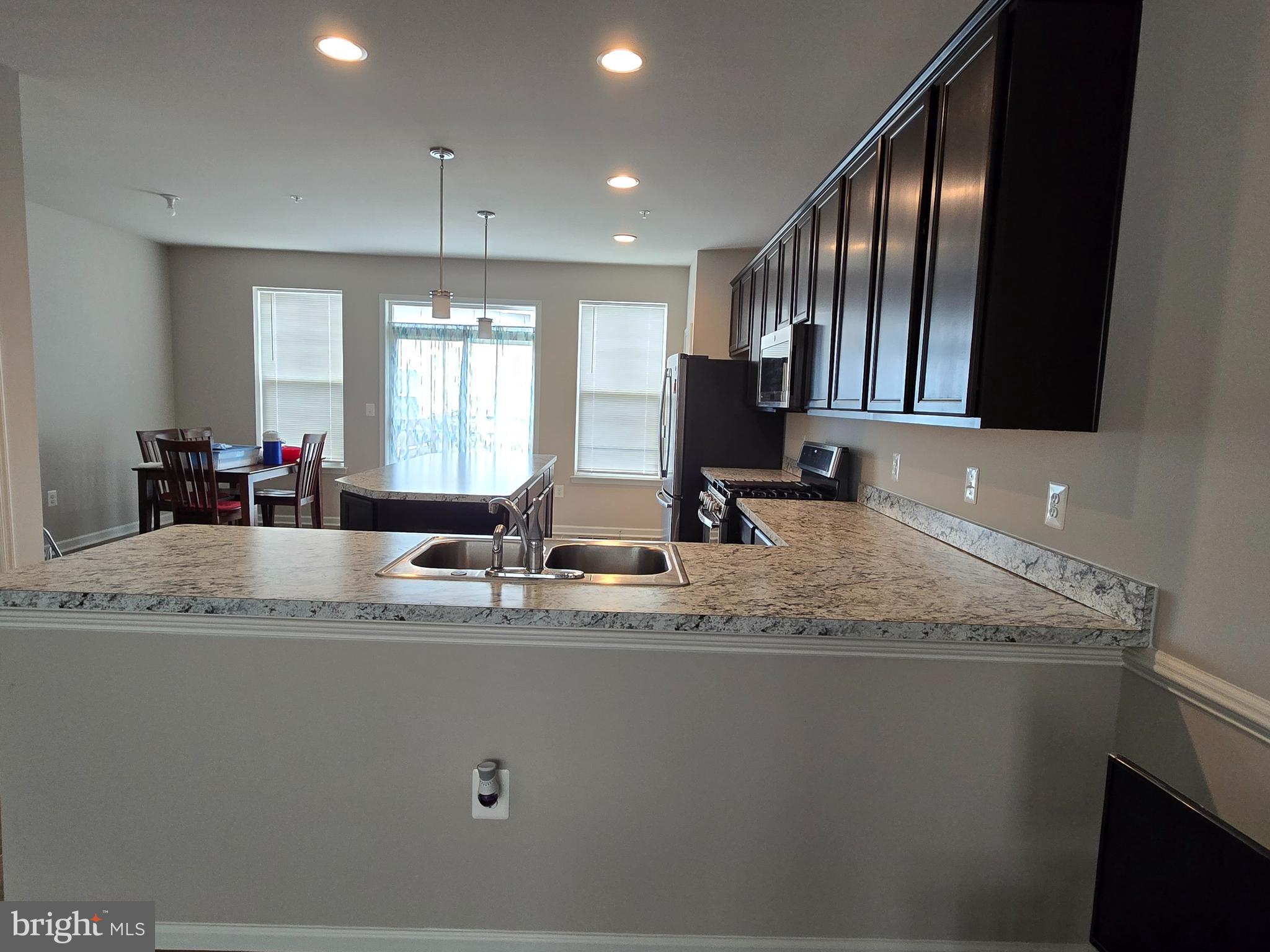 OAKVIEW VILLAGE - Residential