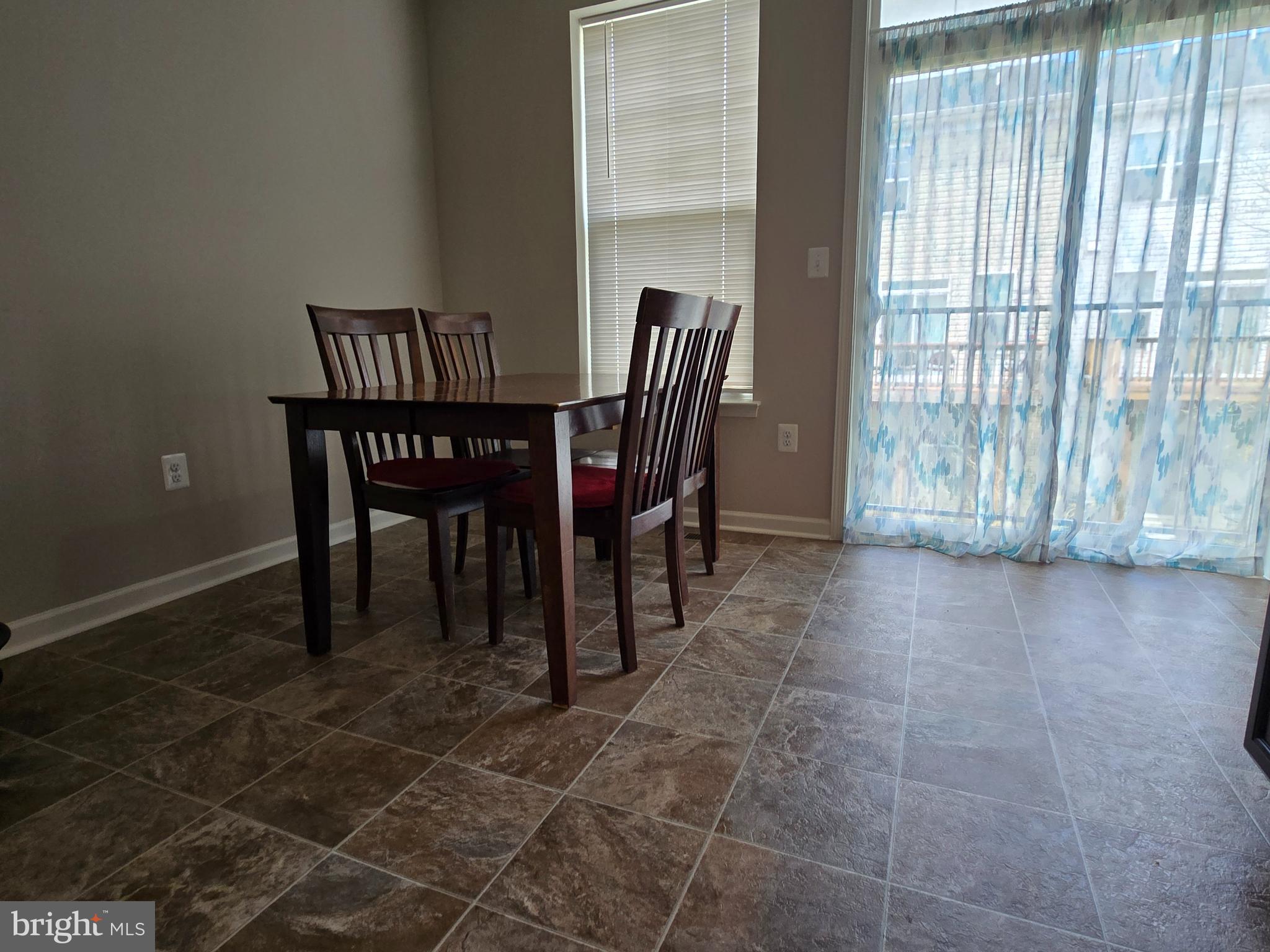 OAKVIEW VILLAGE - Residential