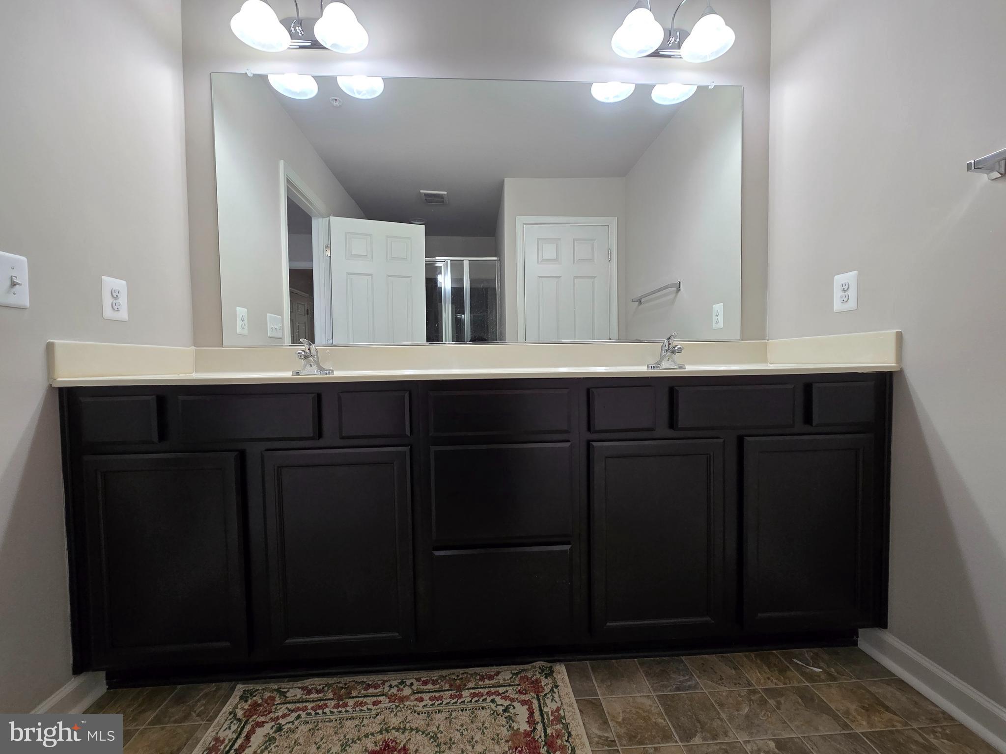 OAKVIEW VILLAGE - Residential