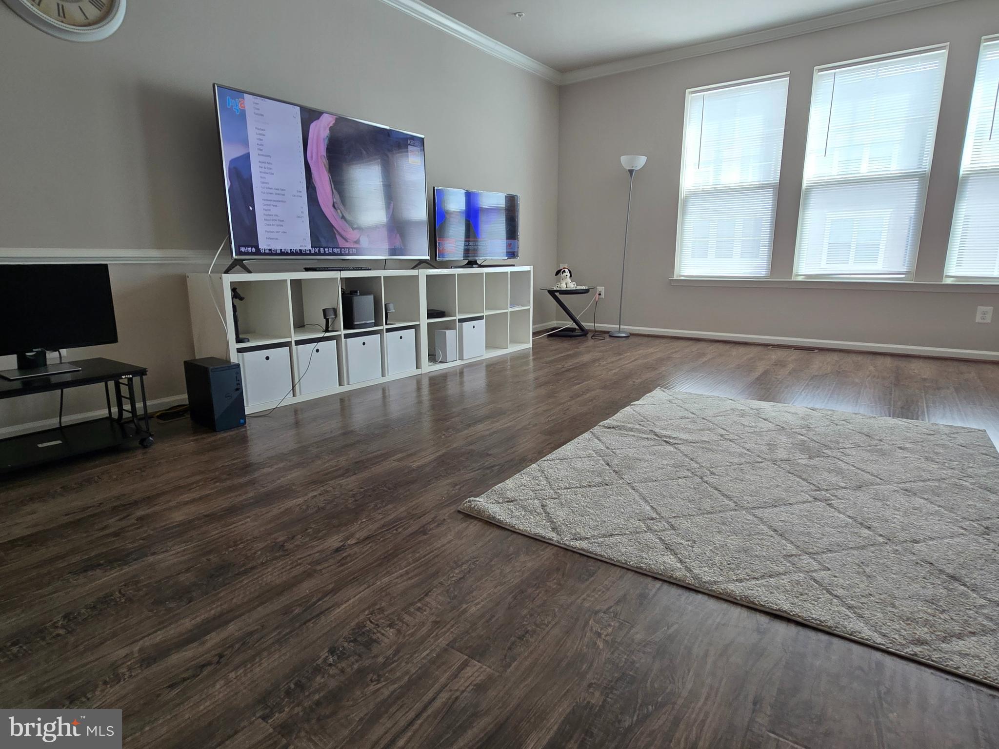 OAKVIEW VILLAGE - Residential