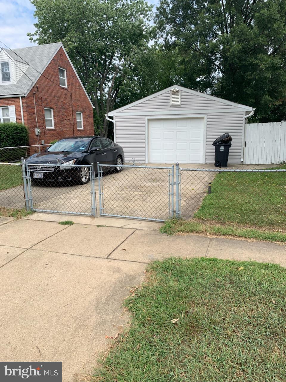 NORTH FORESTVILLE - Residential