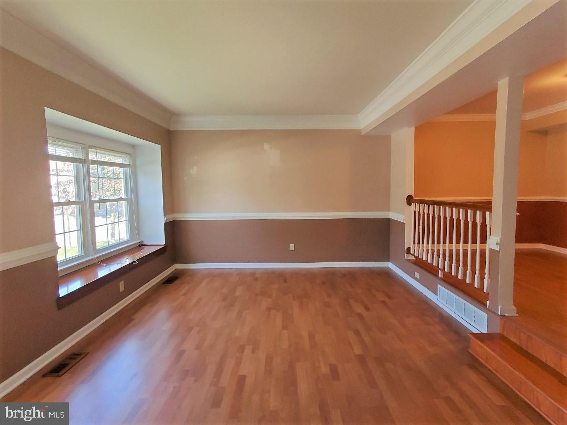 KINGS COURT - Residential Lease