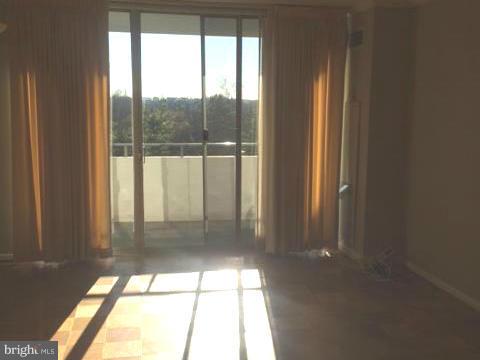 THE KENWOOD - Residential Lease