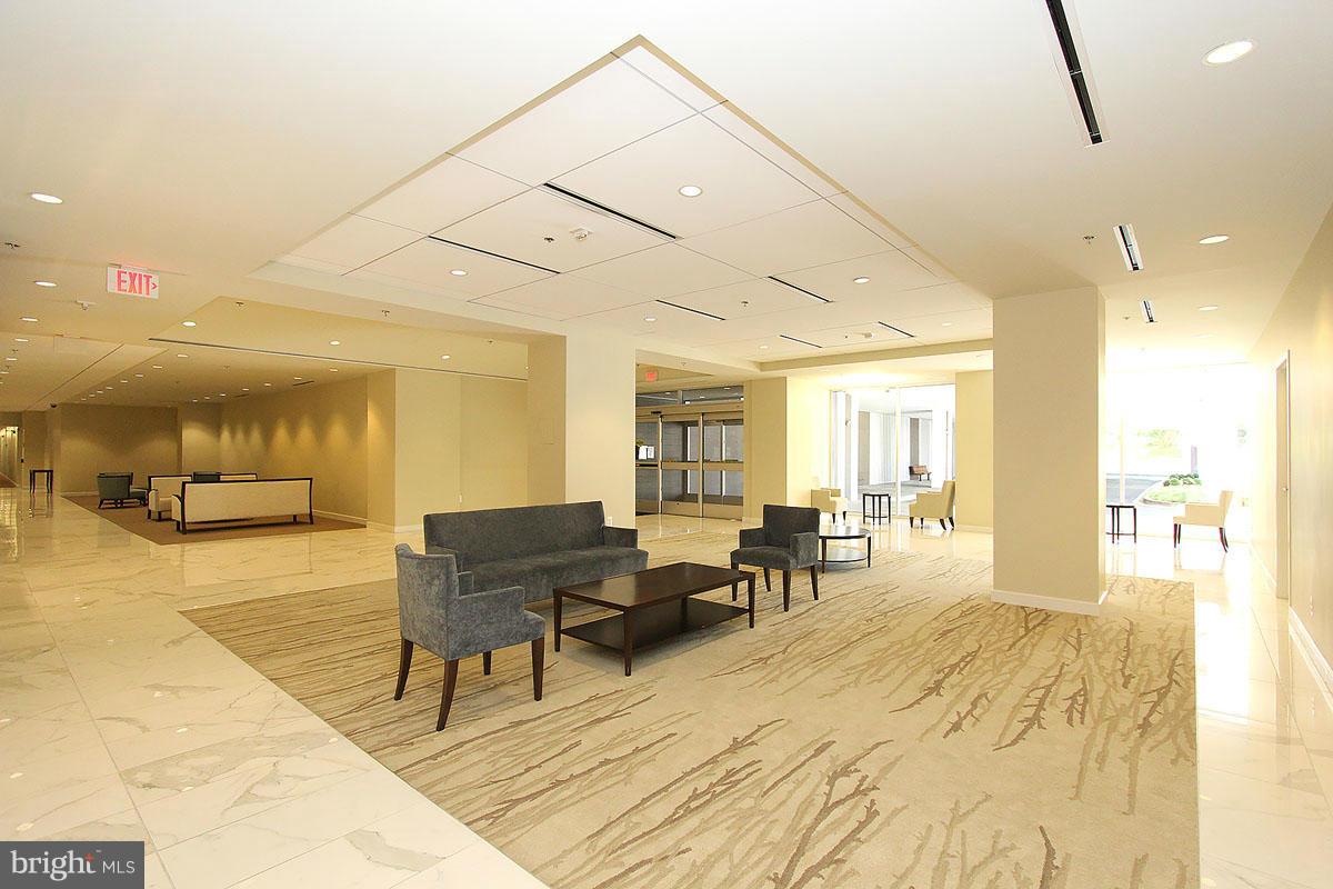 THE KENWOOD - Residential Lease