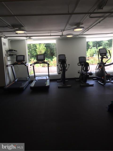 THE KENWOOD - Residential Lease