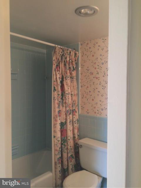 THE KENWOOD - Residential Lease