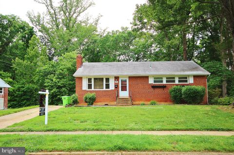 Photo of 5504 Inverchapel Road, SPRINGFIELD, VA 22151 (MLS # VAFX2295784)