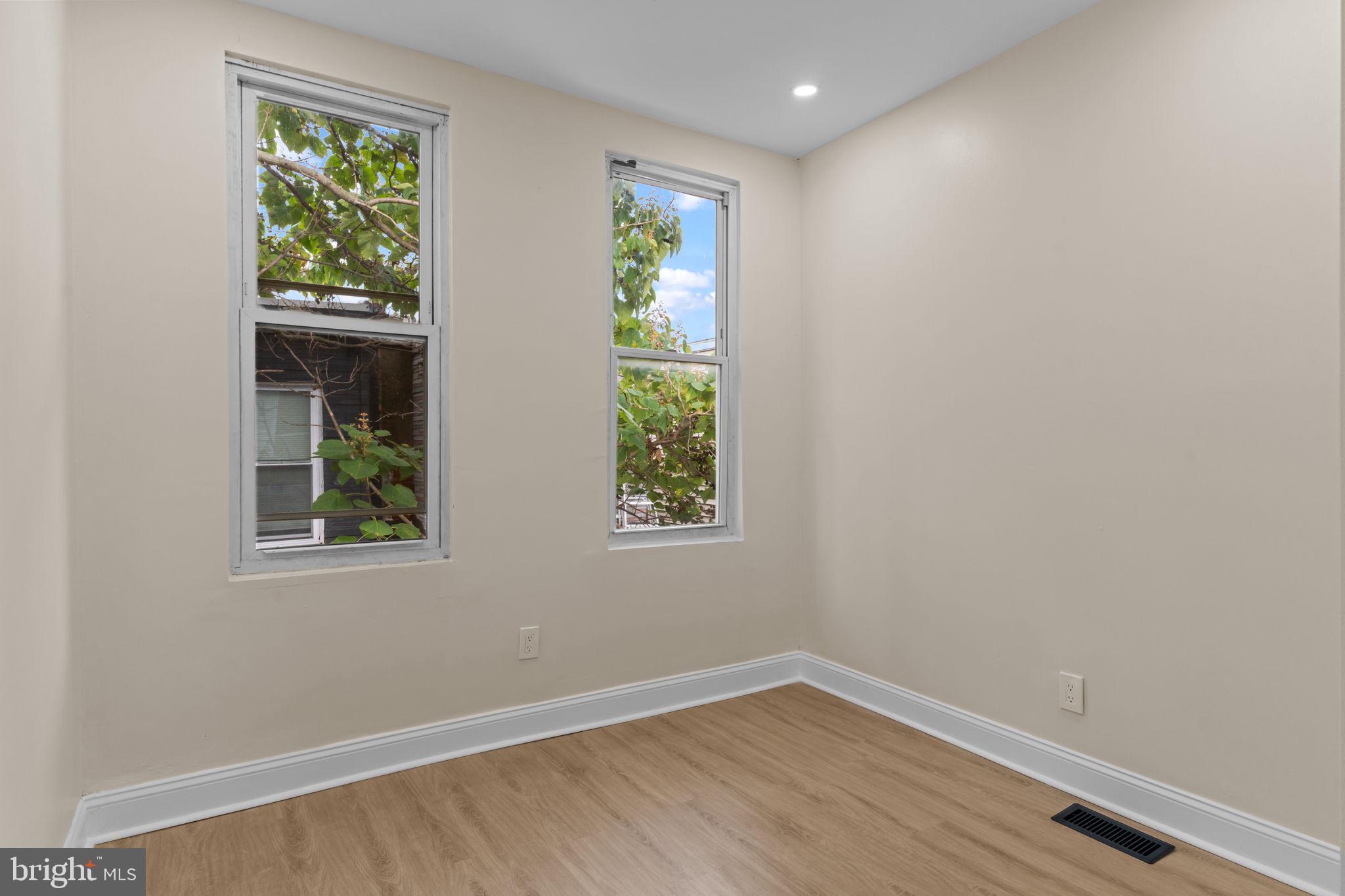 KENSINGTON - Residential