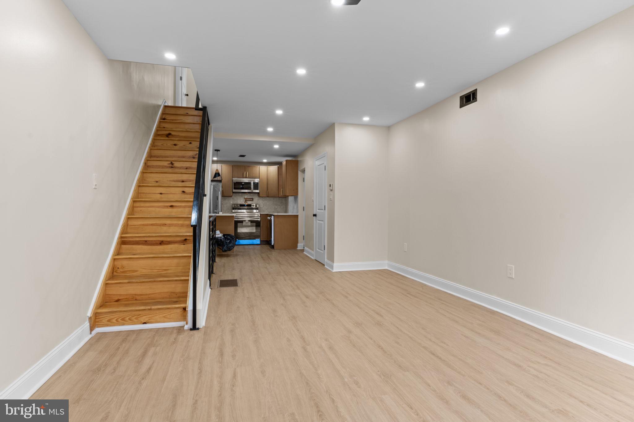 KENSINGTON - Residential