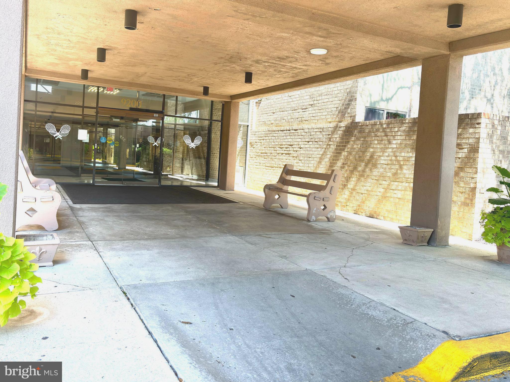 RACQUET CLUB - Residential