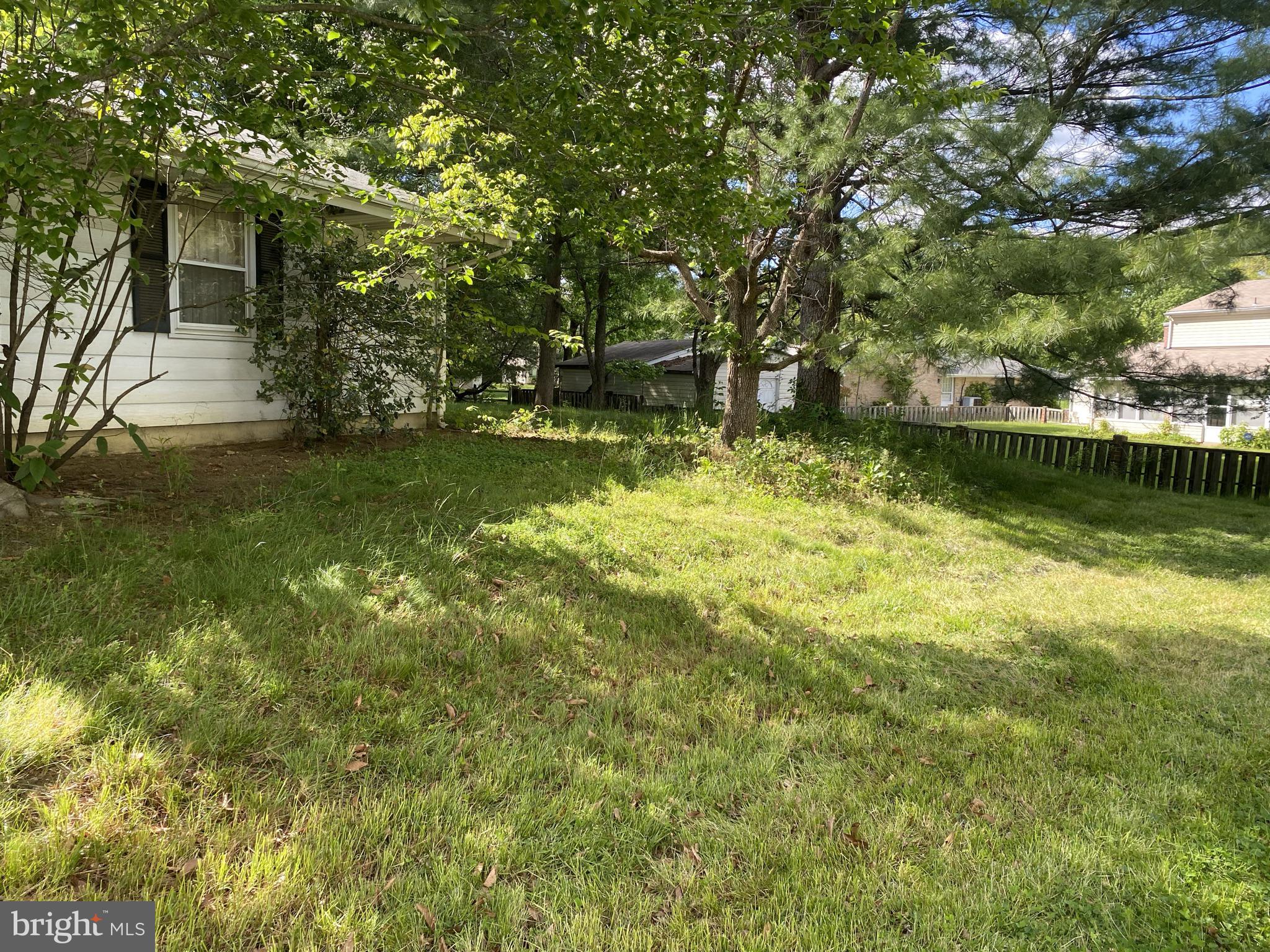 RAMBLING HILLS - Residential