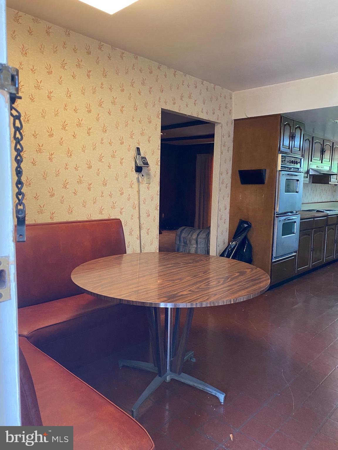 RAMBLING HILLS - Residential