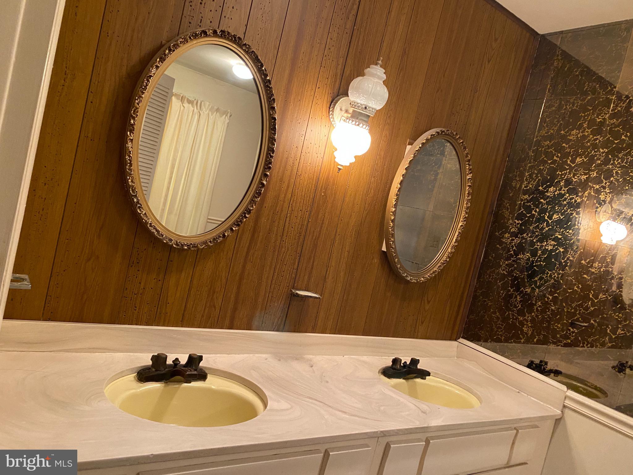 RAMBLING HILLS - Residential